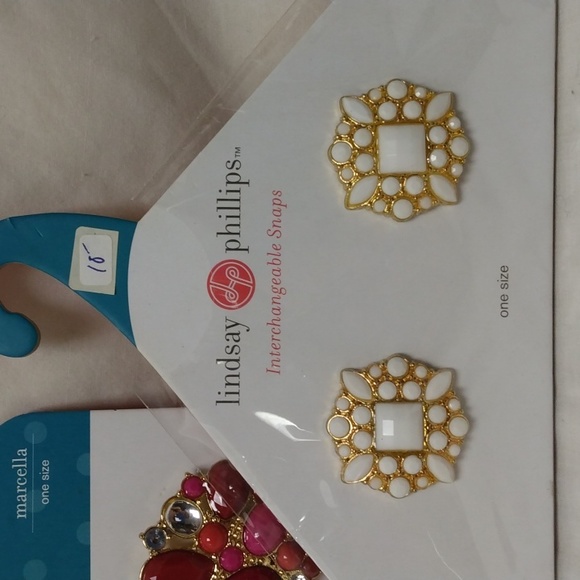 COPY - Lindsay Phillips Interchangeable Snaps for Interchangeable Straps. - Picture 4 of 10